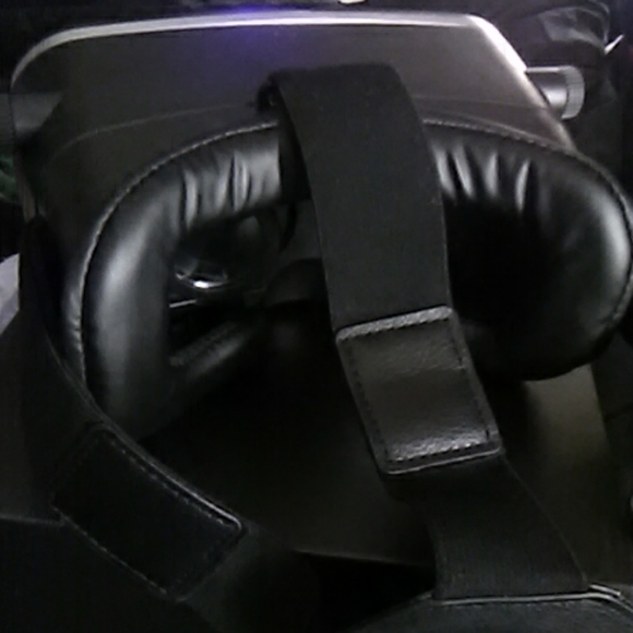 Virtual headset - Picture 2 of 3